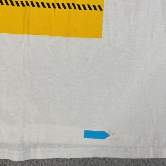 Hot Topic T-Shirt Mens XL White Banana Fish Graphic Tee - Picture 2 of 7